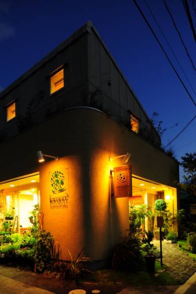「ブーケフラワースタジオ」　（鳥取県鳥取市）の花屋店舗写真1